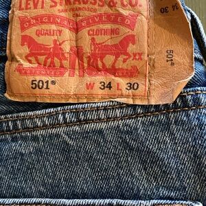 Levi's Strauss 501 Women’s Blue Jeans Size 34w x 30l